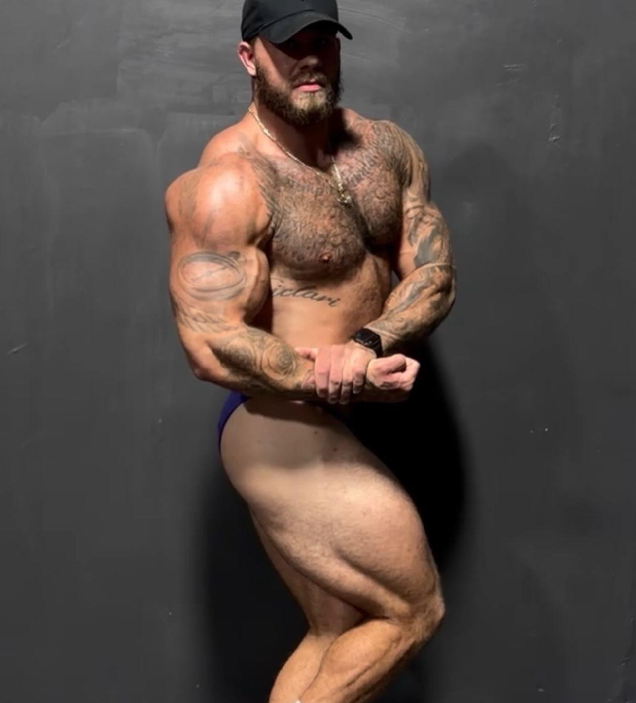 Robert Siclari Pro Side Chest